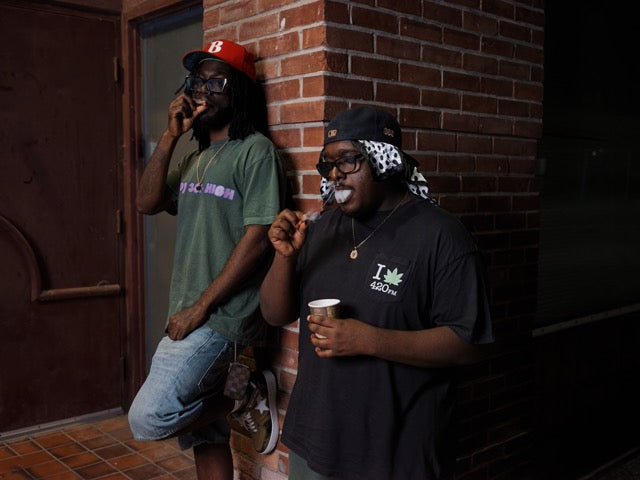 Smoke Sumn Radio (I LOVE 420.FM) Green & Black T-shirt